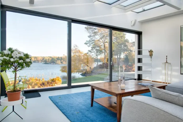 How to Fix Double Glazed Windows in the UK: Problems, Repairs & Maintenance Tips